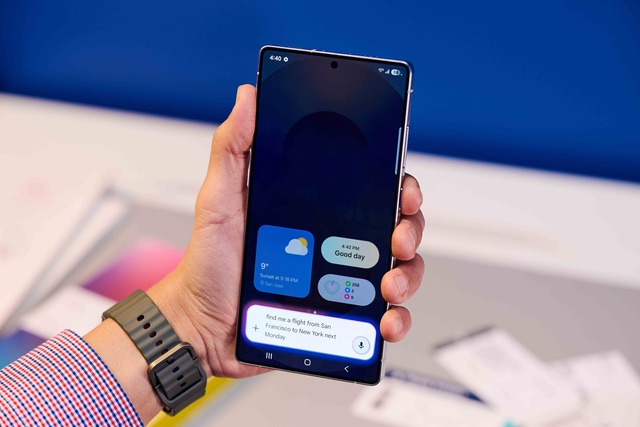 Sẽ không có camera ẩn dưới màn hình trên Galaxy S26 Ultra- Ảnh 1.
