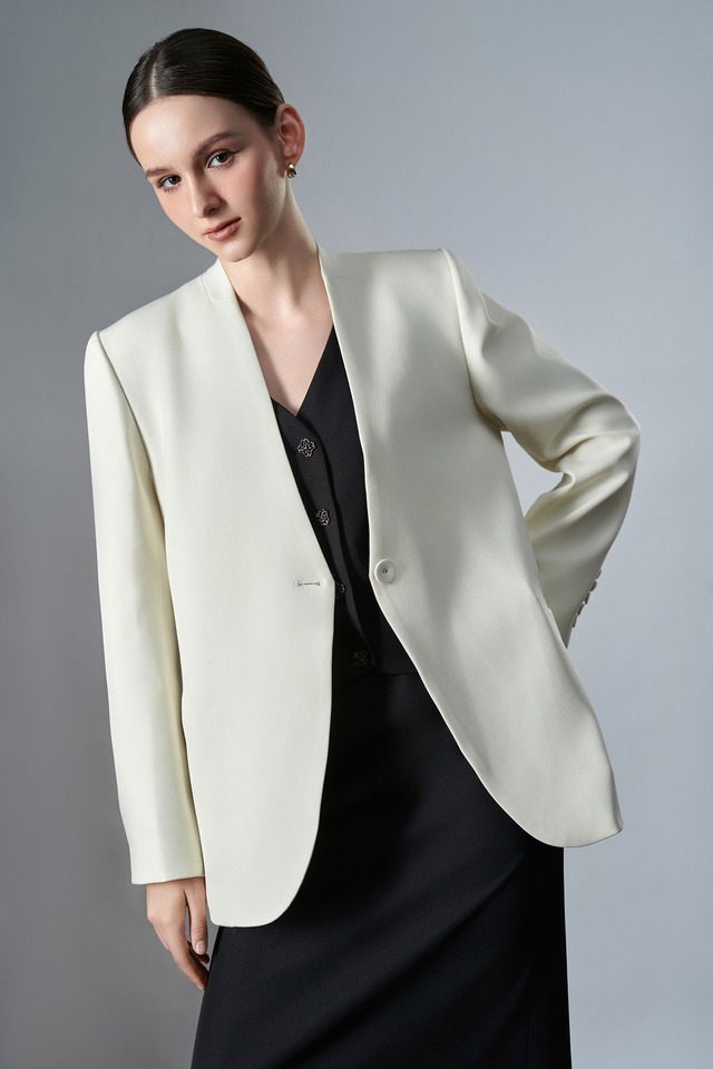 Đầm dài tối giản, sang xịn mà thú vị đến không ngờ- Ảnh 3. Đầm dài tối giản, sang xịn mà thú vị đến không ngờ- Ảnh 3.