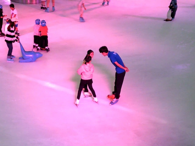 Đến TP.HCM, không thể bỏ lỡ những địa điểm vui chơi có 'tuyết', 'đóng băng'- Ảnh 6. Đến TP.HCM, không thể bỏ lỡ những địa điểm vui chơi có 'tuyết', 'đóng băng'- Ảnh 6.