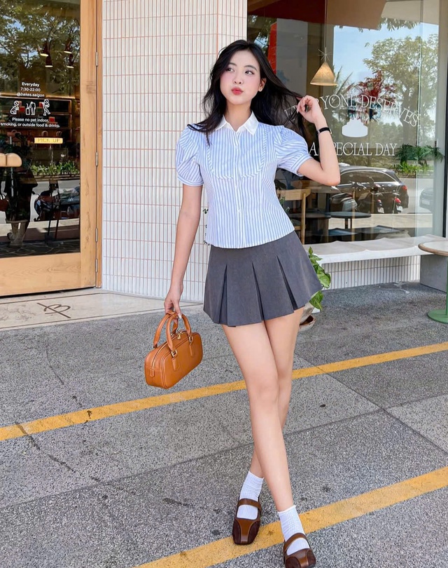 Nâng tầm cho vẻ ngoài với áo sơ mi đơn giản- Ảnh 6. Nâng tầm cho vẻ ngoài với áo sơ mi đơn giản- Ảnh 6.