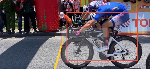 Trọng t&agrave;i v&agrave;o cuộc sau m&agrave;n nước r&uacute;t 'nghẹt thở' ở C&uacute;p xe đạp truyền h&igrave;nh TP.HCM- Ảnh 4.