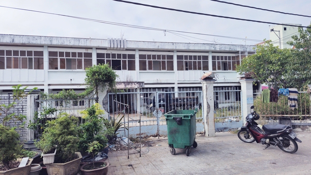 Nhiều trụ sở tại một huyện bị bỏ hoang- Ảnh 1. Nhiều trụ sở tại một huyện bị bỏ hoang- Ảnh 1.