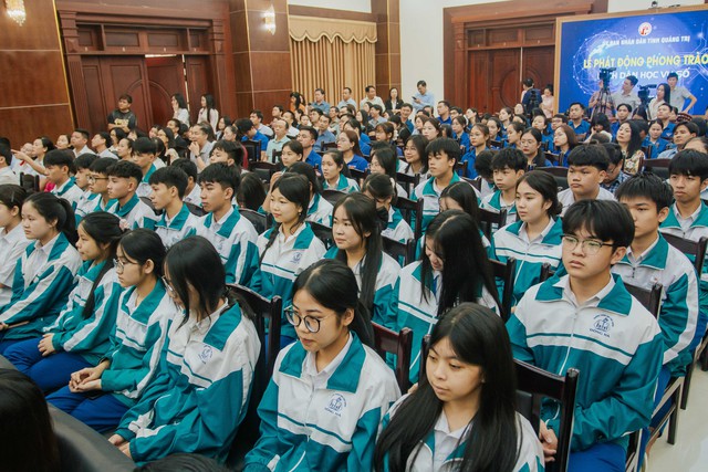Bình dân học vụ số: 'Không ai bị bỏ lại trong hành trình chuyển đổi số' - Ảnh 4.