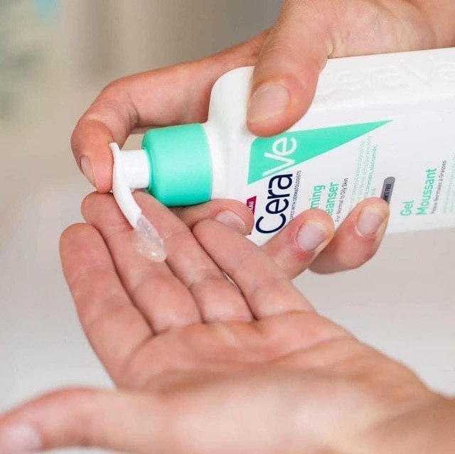 Top 10 sữa rửa mặt sạch s&acirc;u m&agrave; vẫn &lsquo;glowy&rsquo;, d&ugrave;ng một lần bỏ ngay loại cũ - Ảnh 5.