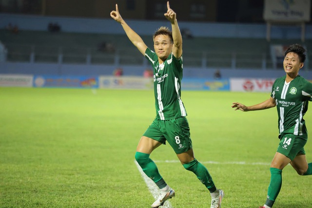 Hoàng Đức, Công Phượng thi nhau kiến tạo: Ninh Bình và Bình Phước không thắng mới lạ- Ảnh 3.