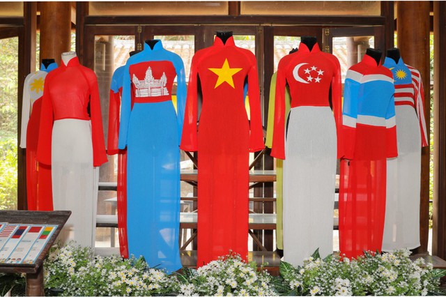 Bảo t&agrave;ng ở TP.HCM: Bảo t&agrave;ng &Aacute;o d&agrave;i ở c&ugrave; lao Long Phước- Ảnh 27.