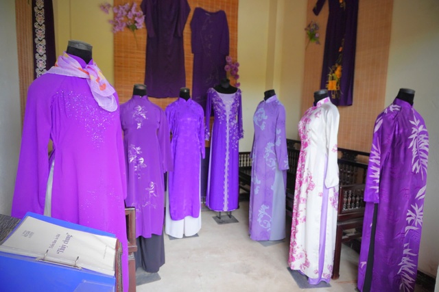 Bảo t&agrave;ng ở TP.HCM: Bảo t&agrave;ng &Aacute;o d&agrave;i ở c&ugrave; lao Long Phước- Ảnh 23.