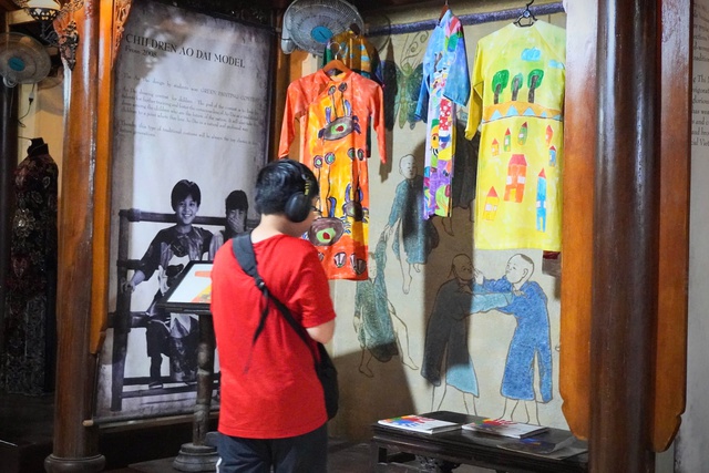 Bảo t&agrave;ng ở TP.HCM: Bảo t&agrave;ng &Aacute;o d&agrave;i ở c&ugrave; lao Long Phước- Ảnh 8.