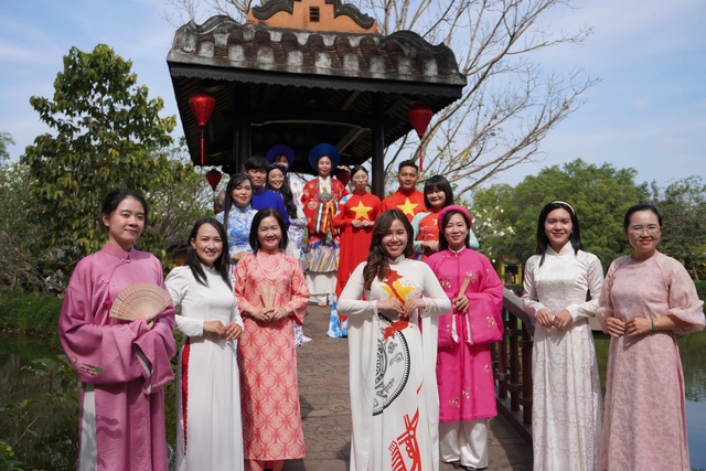 Bảo t&agrave;ng ở TP.HCM: Bảo t&agrave;ng &Aacute;o d&agrave;i ở c&ugrave; lao Long Phước- Ảnh 30.