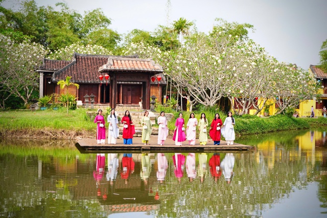 Bảo t&agrave;ng ở TP.HCM: Bảo t&agrave;ng &Aacute;o d&agrave;i ở c&ugrave; lao Long Phước- Ảnh 3.