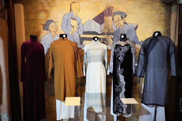 Bảo t&agrave;ng ở TP.HCM: Bảo t&agrave;ng &Aacute;o d&agrave;i ở c&ugrave; lao Long Phước- Ảnh 17.