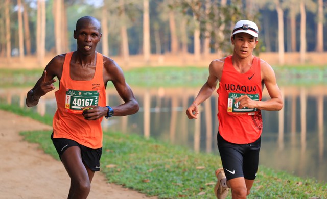 Thú vị giải chạy băng đồng tại Trà Vinh cùng VĐV Elite Kenya- Ảnh 3. Thú vị giải chạy băng đồng tại Trà Vinh cùng VĐV Elite Kenya- Ảnh 3.