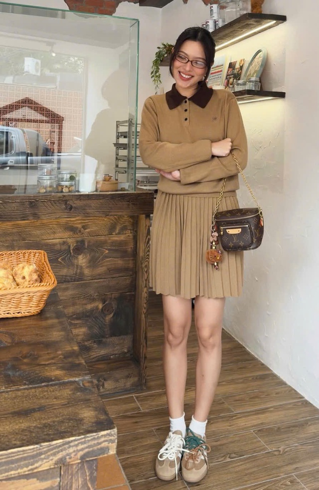 Đẹp hơn với 4 kiểu chân váy sành điệu- Ảnh 5. Đẹp hơn với 4 kiểu chân váy sành điệu- Ảnh 5.
