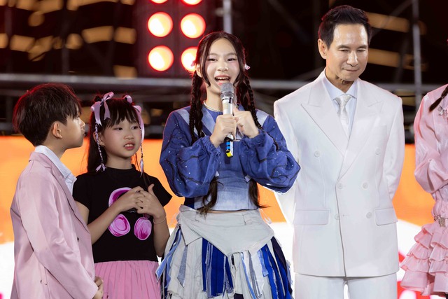 Showbiz 14.4: H'Hen Niê nói về hôn nhân; Con gái Lý Hải ‘gây sốt’- Ảnh 2. Showbiz 14.4: H'Hen Niê nói về hôn nhân; Con gái Lý Hải ‘gây sốt’- Ảnh 2.
