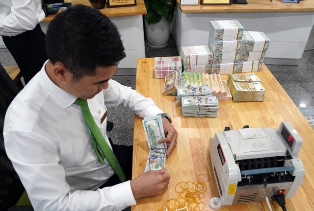 Giá USD hôm nay 24.5.2025: Giảm mạnh trong và ngoài ngân hàng Giá USD hôm nay 24.5.2025: Giảm mạnh trong và ngoài ngân hàng