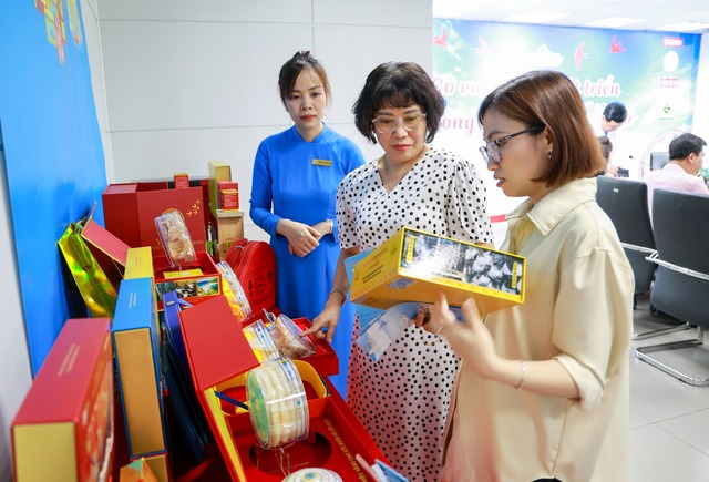 Yến sào Việt Nam: Bảo vệ ‘vàng trắng’ trước vấn nạn hàng giả, hàng nhái - Ảnh 2. Yến sào Việt Nam: Bảo vệ ‘vàng trắng’ trước vấn nạn hàng giả, hàng nhái - Ảnh 2.
