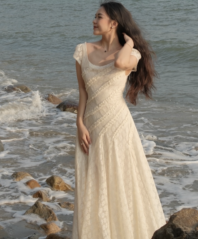 Chinh phục mọi ánh nhìn với đầm dài quyến rũ  - Ảnh 11.