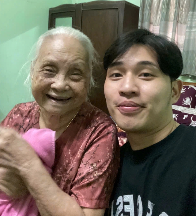 Chuyện của hai bà cháu được dân mạng 'thả tim' rần rần - Ảnh 2.