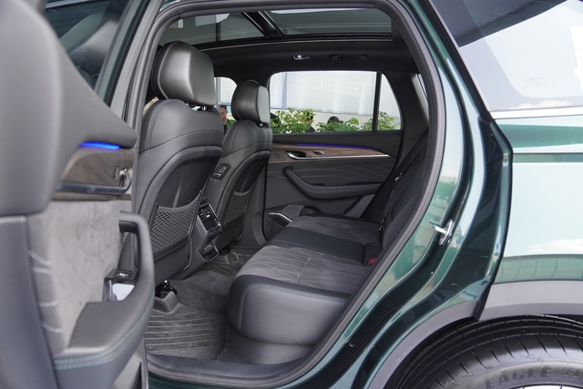 Bộ đôi xe Trung Quốc Geely Coolray và Monjaro loay hoay vớt vát doanh số - Ảnh 3.