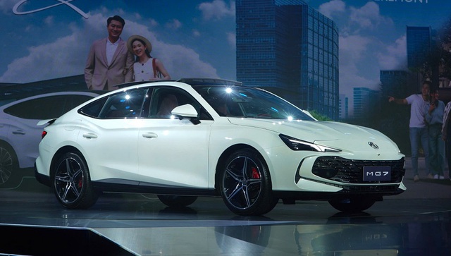 Sedan hạng D: 10 khách mua, 8 người chọn Toyota Camry - Ảnh 3.