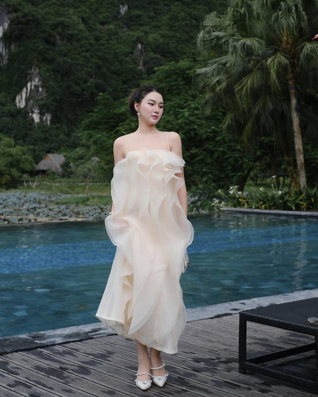 Biểu tượng của sự duyên dáng và nữ tính, váy tuyn đã trở lại - Ảnh 3.