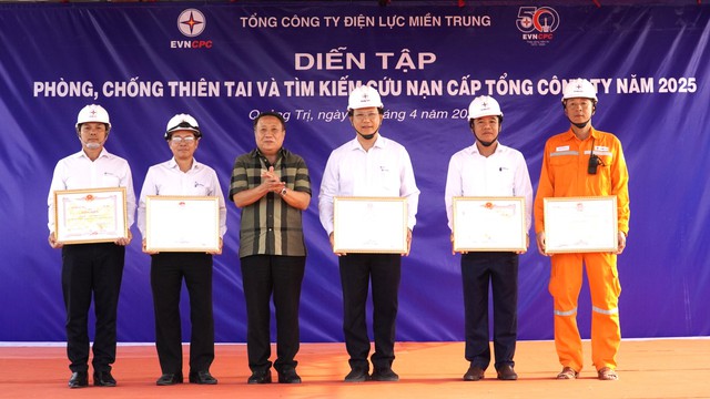 EVNCPC tổ chức diễn tập ph&ograve;ng chống thi&ecirc;n tai quy m&ocirc; lớn tại Quảng Trị - Ảnh 4.