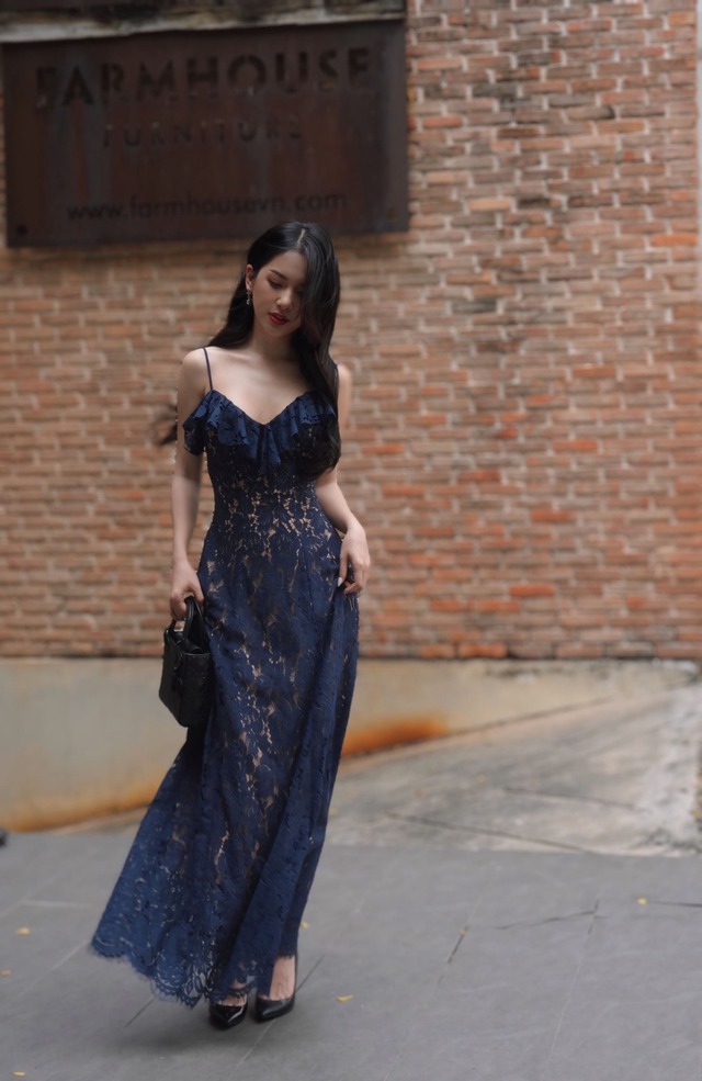 ‘Nâng cấp’ độ sang chảnh với trang phục vải ren hiện đại- Ảnh 5. ‘Nâng cấp’ độ sang chảnh với trang phục vải ren hiện đại- Ảnh 5.