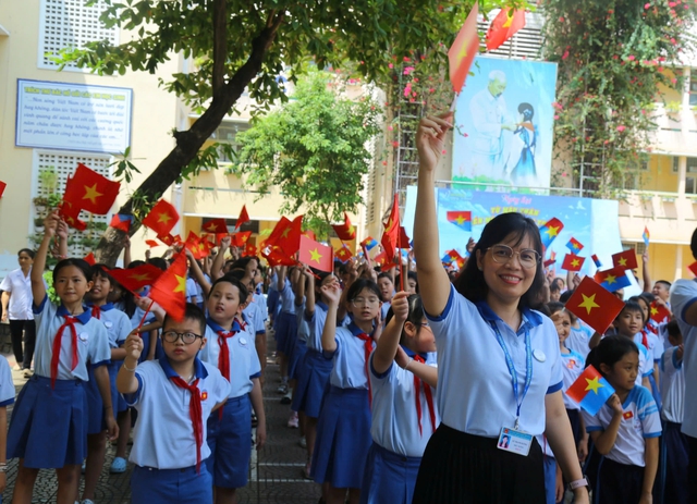 Chuyện xúc động về hai chị em gái tên 'Việt Nam'- Ảnh 5. Chuyện xúc động về hai chị em gái tên 'Việt Nam'- Ảnh 5.