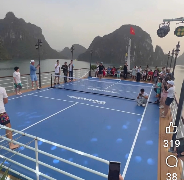 Xác minh việc tổ chức chơi pickleball trên tàu du lịch vịnh Hạ Long - Ảnh 2.
