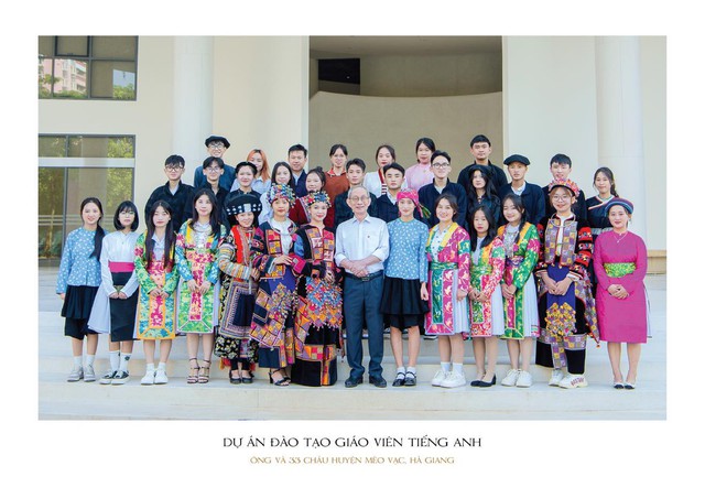 Nhà giáo Nguyễn Xuân Khang tặng Chủ tịch nước Lương Cường 'bức ảnh đặc biệt'- Ảnh 4.