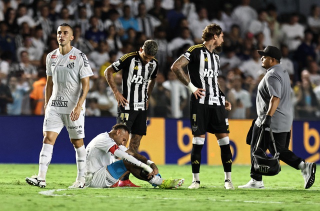 Neymar bật khóc rời sân chỉ sau 34 phút thi đấu, điều gì đang xảy ra?- Ảnh 1.