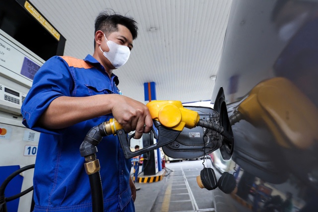 Giá xăng dầu hôm nay 7.5.2025: Bật tăng hơn 3% Giá xăng dầu hôm nay 7.5.2025: Bật tăng hơn 3%
