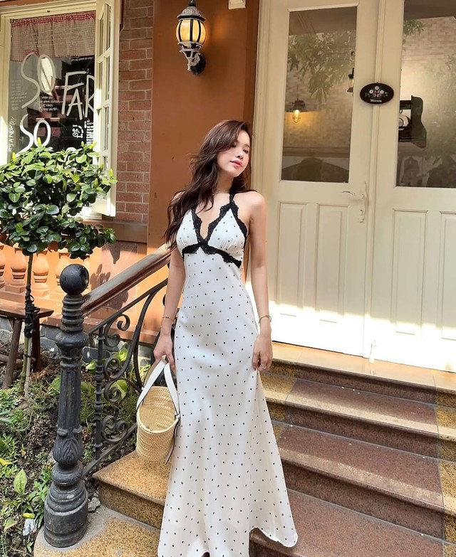 Họa tiết chấm bi vẽ nên nét duyên dáng cho phái đẹp- Ảnh 2. Họa tiết chấm bi vẽ nên nét duyên dáng cho phái đẹp- Ảnh 2.