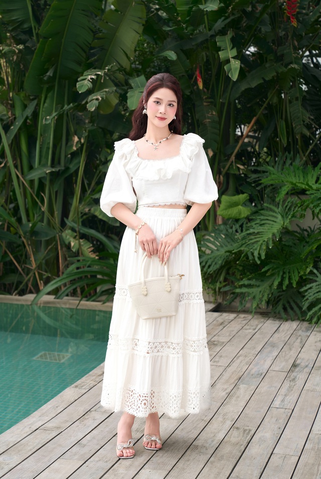 'Hơi thở mùa hè' ngập tràn qua những bộ trang phục xinh yêu- Ảnh 4. 'Hơi thở mùa hè' ngập tràn qua những bộ trang phục xinh yêu- Ảnh 4.