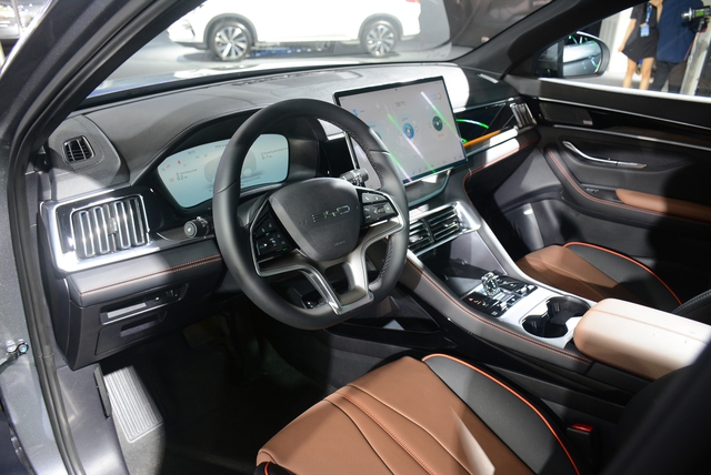Xe hybrid cắm sạc BYD Sealion 6 về Việt Nam giá từ 799 triệu, 'đấu' Jaecoo J7 - Ảnh 4.