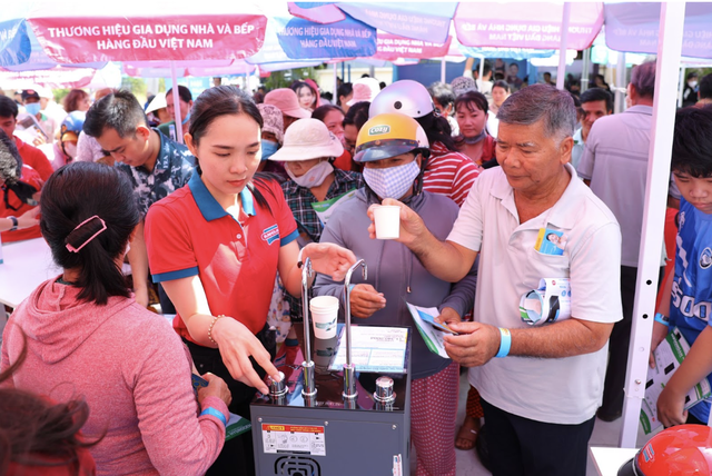 Điện máy Xanh đưa nước sạch đến mọi gia đình Việt Nam - Ảnh 1. Điện máy Xanh đưa nước sạch đến mọi gia đình Việt Nam - Ảnh 1.