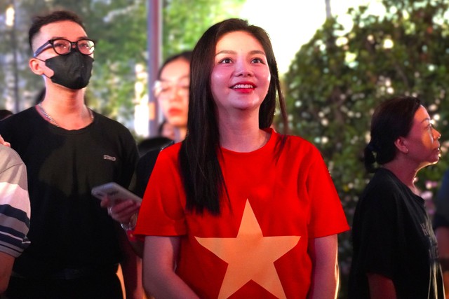 'Bữa tiệc' nghệ thuật trên phố đi bộ Nguyễn Huệ ở TP.HCM- Ảnh 1.