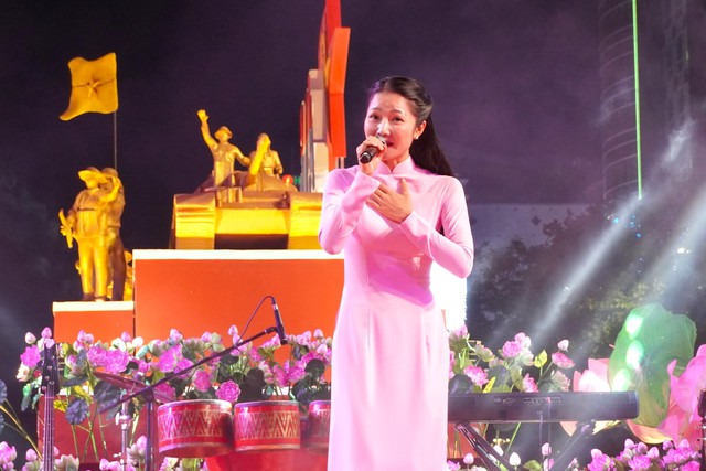 'Bữa tiệc' nghệ thuật trên phố đi bộ Nguyễn Huệ ở TP.HCM- Ảnh 13.