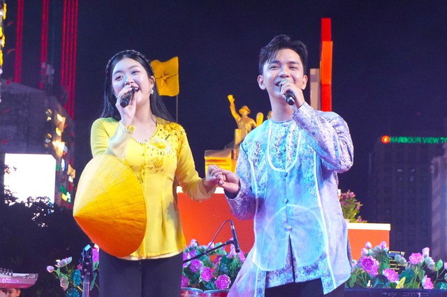 'Bữa tiệc' nghệ thuật trên phố đi bộ Nguyễn Huệ ở TP.HCM- Ảnh 7.