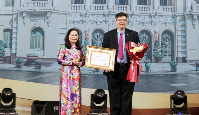 Chung dòng máu Lạc Hồng: Luôn hướng về quê hương bằng tri thức- Ảnh 1.