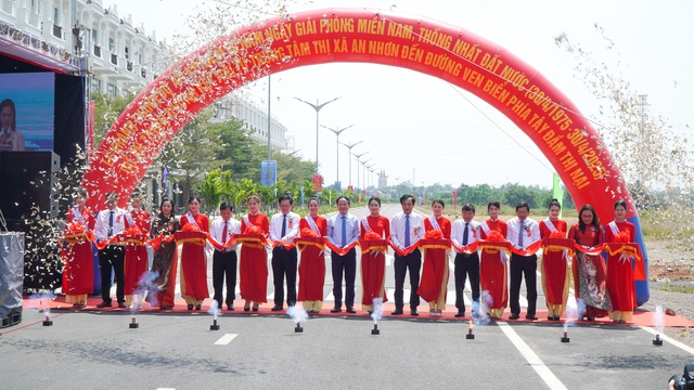 Bình Định đưa vào sử dụng tuyến đường nghìn tỉ kết nối đông - tây- Ảnh 3.