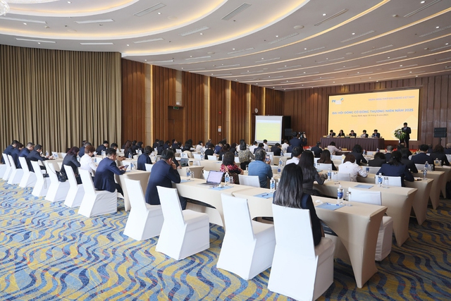 Hoàn thành vượt chỉ tiêu năm 2024, hướng tới mục tiêu chuyển đổi số mạnh mẽ- Ảnh 1. Hoàn thành vượt chỉ tiêu năm 2024, hướng tới mục tiêu chuyển đổi số mạnh mẽ- Ảnh 1.