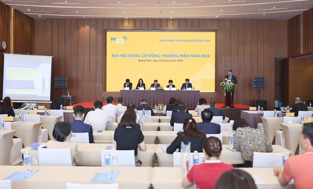 Hoàn thành vượt chỉ tiêu năm 2024, hướng tới mục tiêu chuyển đổi số mạnh mẽ- Ảnh 4. Hoàn thành vượt chỉ tiêu năm 2024, hướng tới mục tiêu chuyển đổi số mạnh mẽ- Ảnh 4.