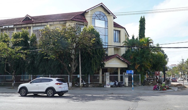 Kon Tum xử lý 200 điểm trường và hàng chục trụ sở bỏ hoang - Ảnh 2.