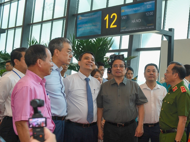 Vietnam Airlines khai trương nhà ga T3 bằng chuyến bay mang hình ảnh Chim Lạc- Ảnh 1.