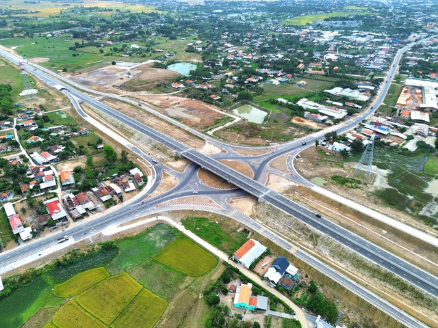 Ph&oacute; thủ tướng Hồ Đức Phớc cắt băng kh&aacute;nh th&agrave;nh cao tốc V&acirc;n Phong - Nha Trang- Ảnh 3.