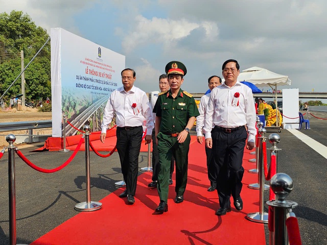 Đại tướng Phan Văn Giang dự lễ th&ocirc;ng xe cao tốc Bi&ecirc;n H&ograve;a - Vũng T&agrave;u- Ảnh 1.