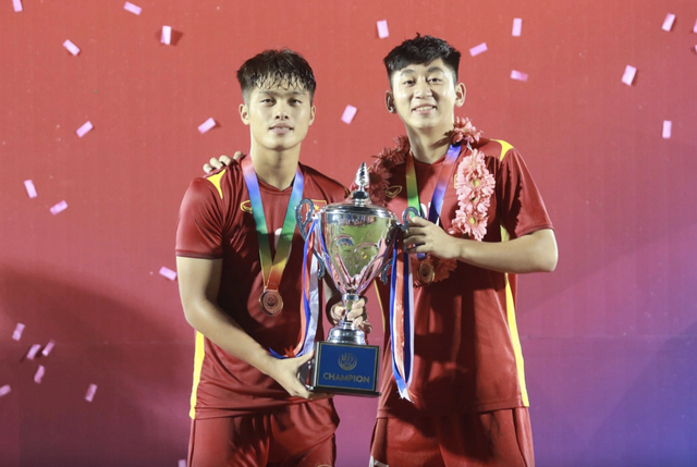 H&agrave;ng thủ U.22 Việt Nam: To&agrave;n 'đ&aacute; tảng' tiềm năng, chờ thầy Kim m&agrave;i giũa- Ảnh 2.