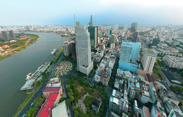 Bí thư Nguyễn Văn Nên: Không sáp nhập phường, xã theo địa giới cũ - Ảnh 1.
