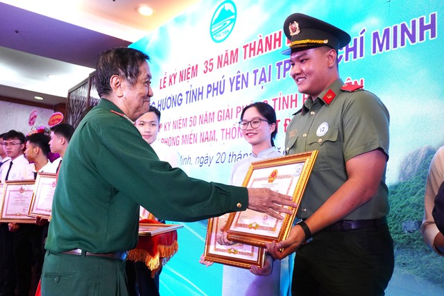 Hội đồng hương Phú Yên tại TP.HCM đóng góp cho quê hương 150 tỉ đồng- Ảnh 6.